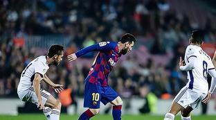 在此背景下 在此背景下